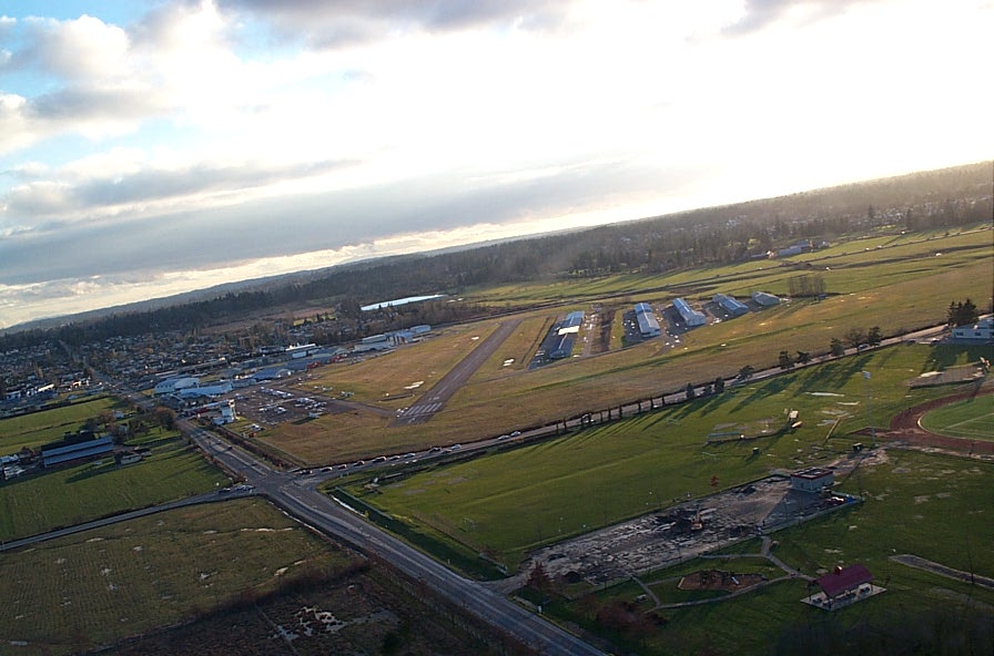 Flying a Simulated Forced Approach onto Langley Runway 19.  Langley Flying School